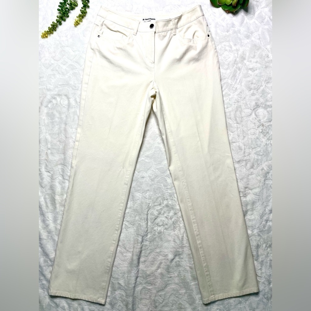 & Trousers Women's Straight Cut Relaxed Fit Mid Rise Stretch Trousers in Ivory - Picture 2 of 15